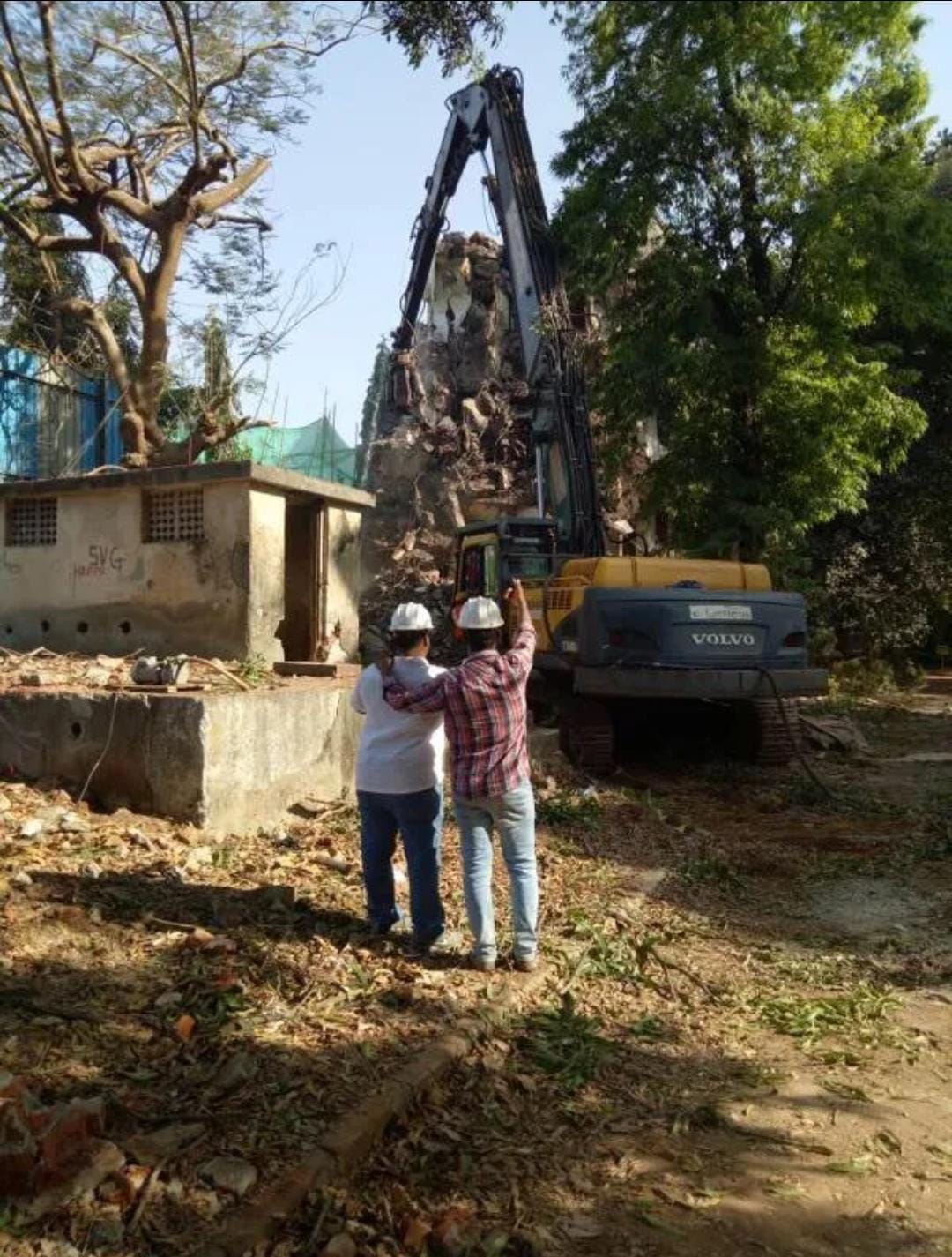 RCC building demolition at Tata Housing Development Company project in Lallubhai Park, Andheri, Mumbai by Star Construction